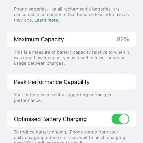 iPhone XR used, battery health 82%, screen protector is on, unlocked